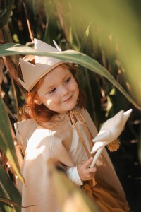 MoiMili - Magiczna, lniana peleryna dla dziecka "Złota wróżka"