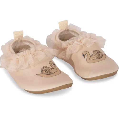 KONGES SLOJD - Buty do wody dziecięce STRUT Stylowe buty do wody z kolekcji STRUT, zapewniające ochronę i komfort podczas zabawy na plaży (2).webp